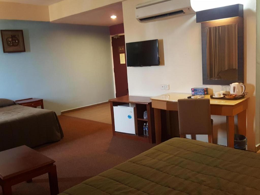 Klang Histana Hotel Exterior photo