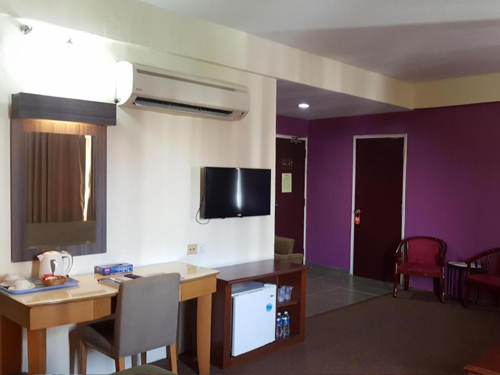 Klang Histana Hotel Exterior photo